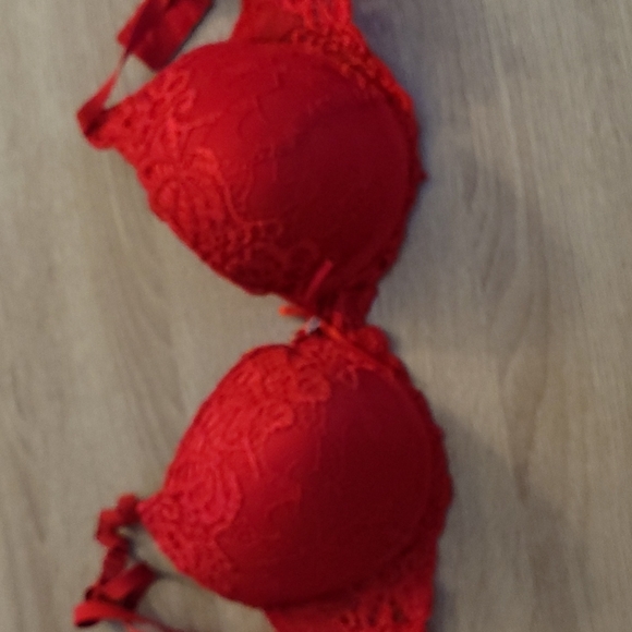 GORGEOUS Red Push Up Bra - Picture 3 of 8